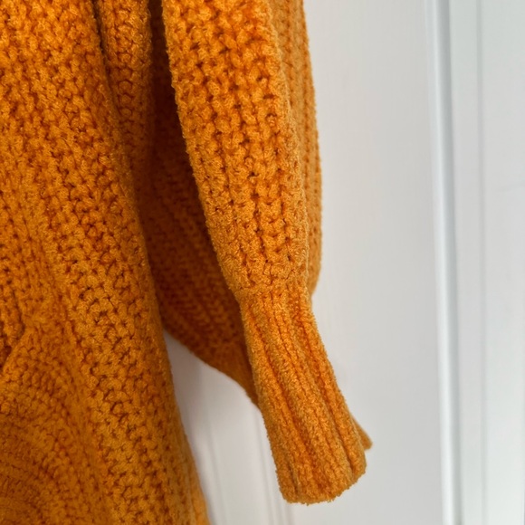 Aritzia Wilfred Bold Orange Knit Cardigan size S oversized - Picture 5 of 5